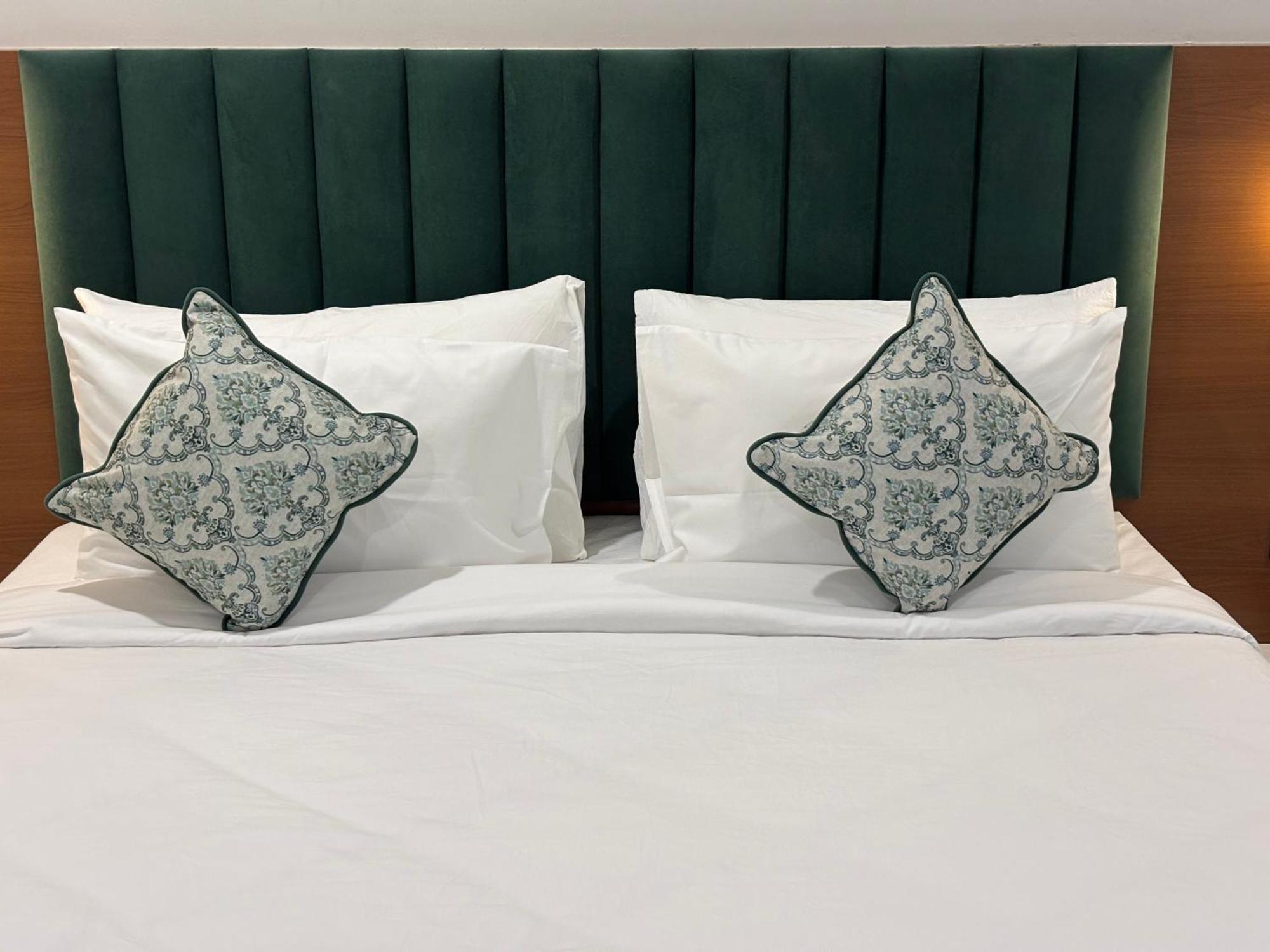 Hotel The Crown Inn Jhunjhunu Kültér fotó